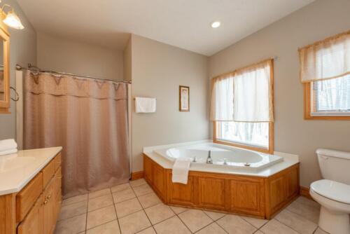 Deep Creek Lake Maryland House Rentals - Bathroom