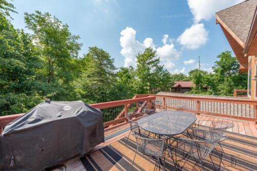 Highland Manor - Deep Creek Lake MD - vacation home rentals - deck