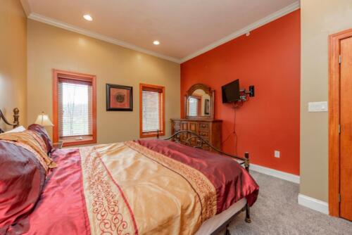 Highland Manor - Deep Creek Lake MD - vacation home rentals - bedroom