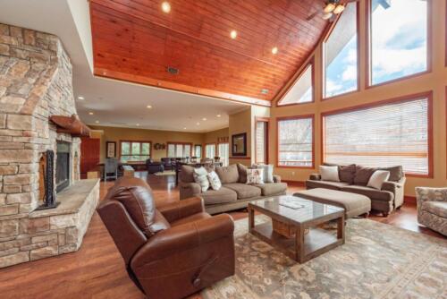 Highland Manor - Deep Creek Lake MD - vacation home rentals - living room